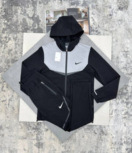 Load image into Gallery viewer, Tracksuit men