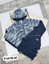 Load image into Gallery viewer, Tshirt