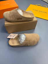 Load image into Gallery viewer, Slipper