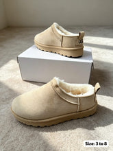 Load image into Gallery viewer, Slipper