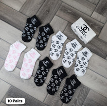 Load image into Gallery viewer, Socks