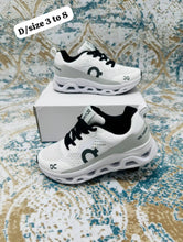 Load image into Gallery viewer, Shoes women