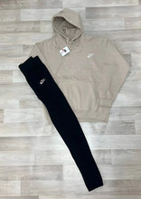 Load image into Gallery viewer, Tracksuit women