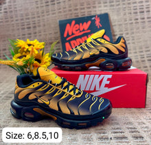 Load image into Gallery viewer, Shoes