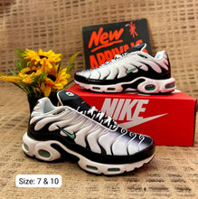 Load image into Gallery viewer, Shoes