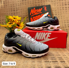 Load image into Gallery viewer, Shoes