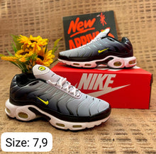 Load image into Gallery viewer, Shoes