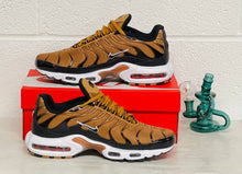 Load image into Gallery viewer, Shoes