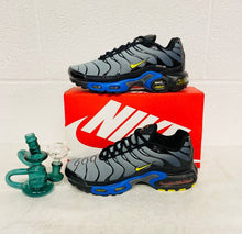 Load image into Gallery viewer, Shoes