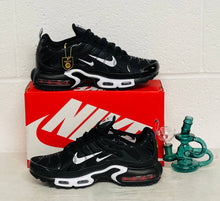 Load image into Gallery viewer, Shoes