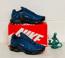 Load image into Gallery viewer, Shoes