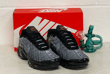 Load image into Gallery viewer, Shoes