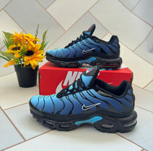 Load image into Gallery viewer, Shoes