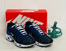 Load image into Gallery viewer, Shoes