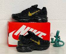 Load image into Gallery viewer, Shoes