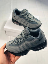 Load image into Gallery viewer, Shoes