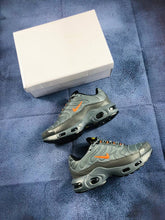 Load image into Gallery viewer, Shoes