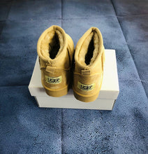 Load image into Gallery viewer, Shoes