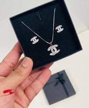 Load image into Gallery viewer, Earrings
