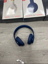 Load image into Gallery viewer, Headphone