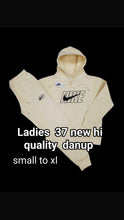 Load image into Gallery viewer, Tracksuit women