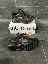 Load image into Gallery viewer, Shoes