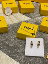 Load image into Gallery viewer, Necklace