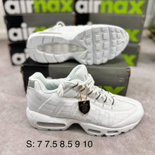 Load image into Gallery viewer, Shoes