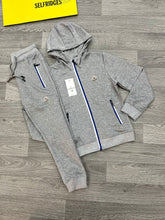 Load image into Gallery viewer, Tracksuit