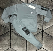 Load image into Gallery viewer, tracksuit Boys