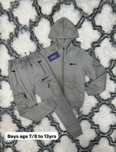 Load image into Gallery viewer, tracksuit Boys