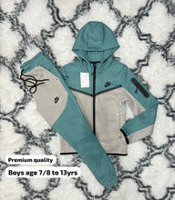 Load image into Gallery viewer, tracksuit Boys