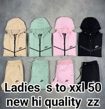 Load image into Gallery viewer, Tracksuit women