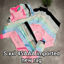 Load image into Gallery viewer, Tracksuit women