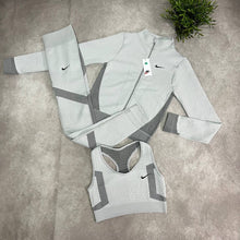 Load image into Gallery viewer, Tracksuit women