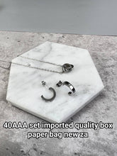 Load image into Gallery viewer, Necklace