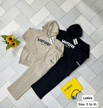 Load image into Gallery viewer, Tracksuit women