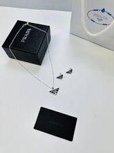 Load image into Gallery viewer, Necklace