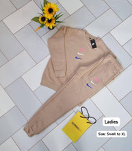 Load image into Gallery viewer, Tracksuit women