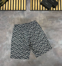 Load image into Gallery viewer, Short