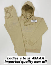 Load image into Gallery viewer, Tracksuit women