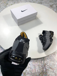 Shoes boy