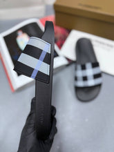 Load image into Gallery viewer, Slipper