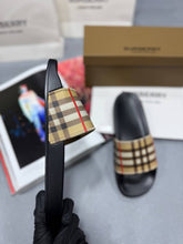Load image into Gallery viewer, Slipper