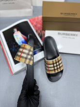 Load image into Gallery viewer, Slipper