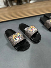 Load image into Gallery viewer, Slipper