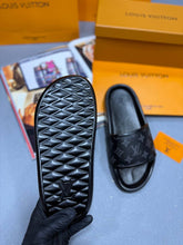 Load image into Gallery viewer, Slipper