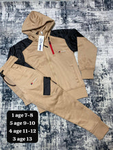 Load image into Gallery viewer, Tracksuit