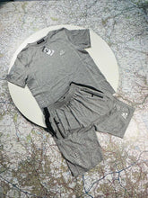 Load image into Gallery viewer, T-shirt