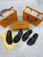 Load image into Gallery viewer, Slipper